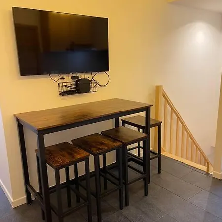 Apartment 16 Eme