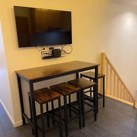 Apartment 16 Eme